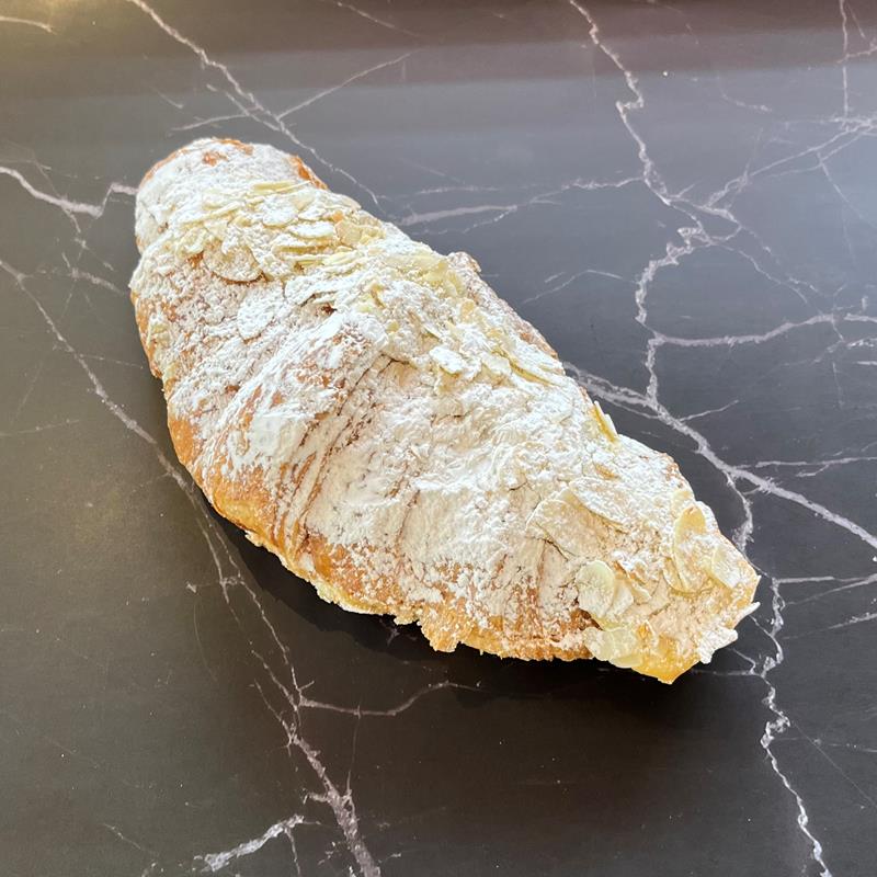 Croissant aux amandes